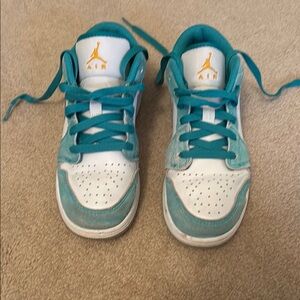 Kids Teal and White Sneakers - Nike Air Jordan